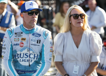 kevin harvick wife
